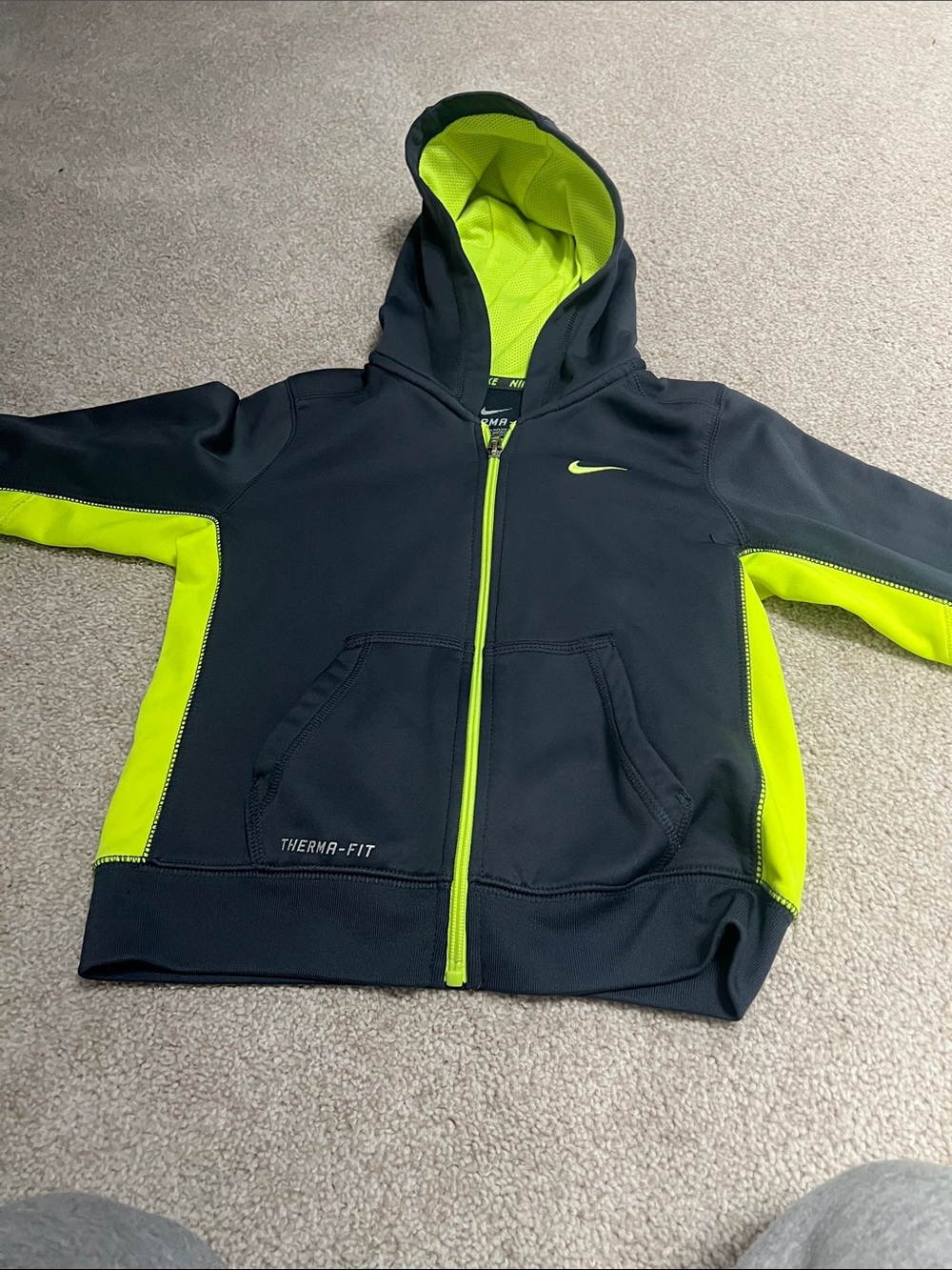 Nike Therma-FIT boys' zip-up athletic hoodie